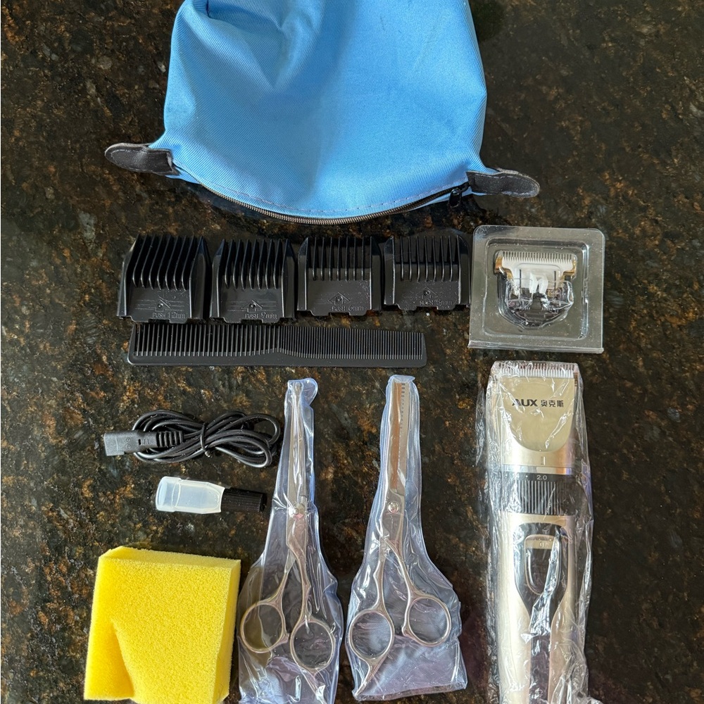 Lux Gold Hair Clipper Set with Accessories